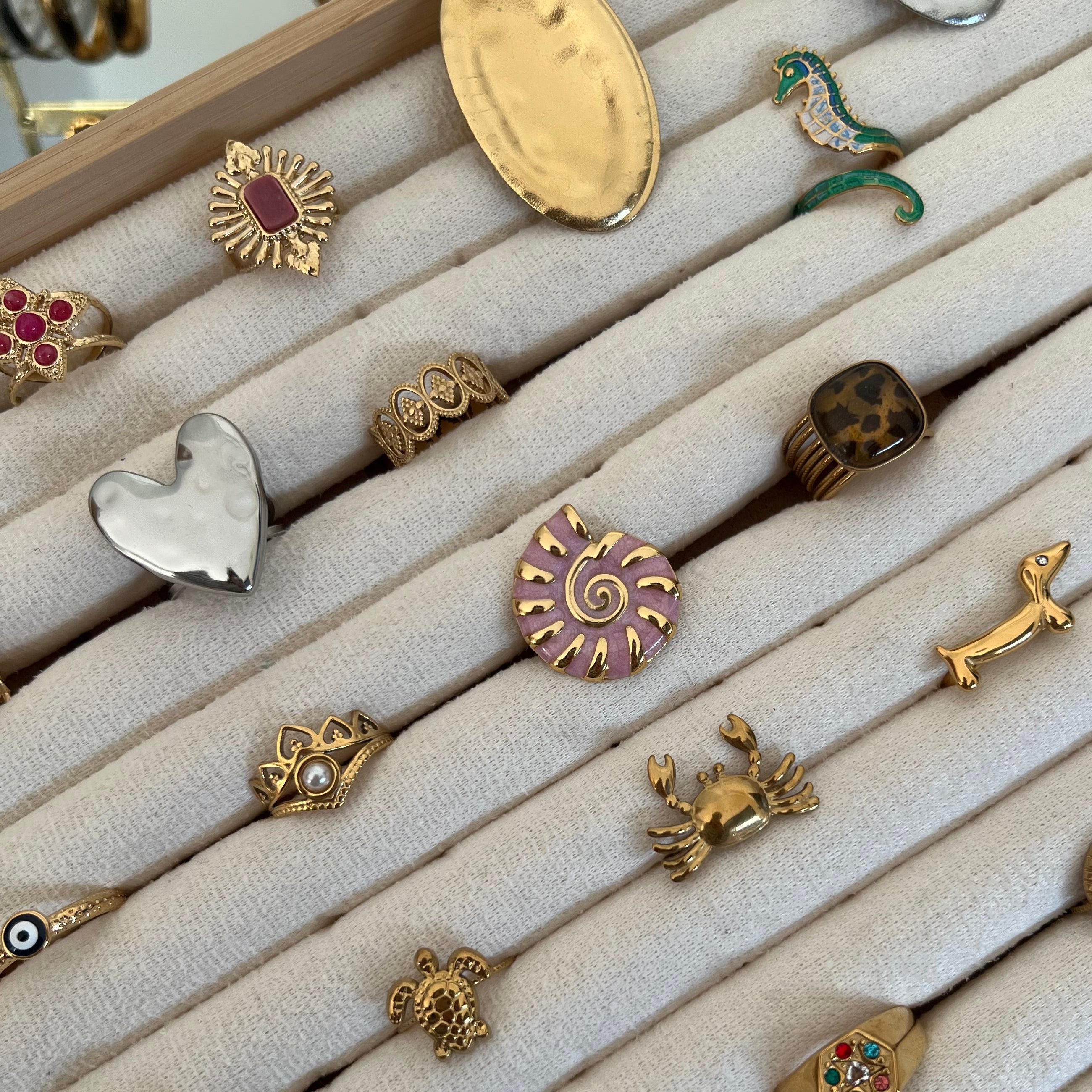 Cadeautip sieraden voor tieners – betekenisvolle anti-stress ringen van goud en zilver