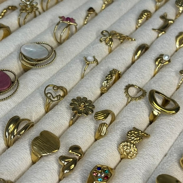 Welke sieraden passen bij pastel outfits? Stylingtips met goud en zilver