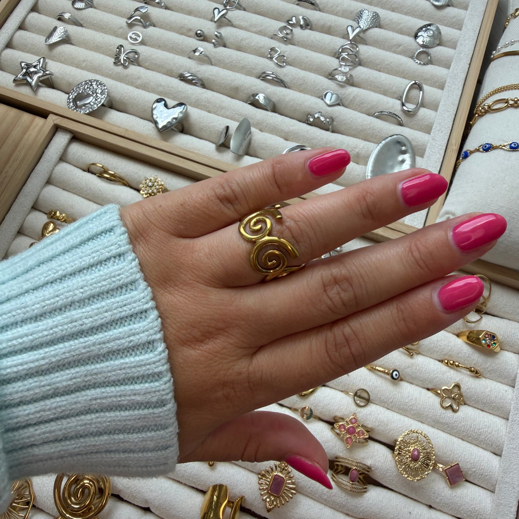 Loving Swirl | Ring