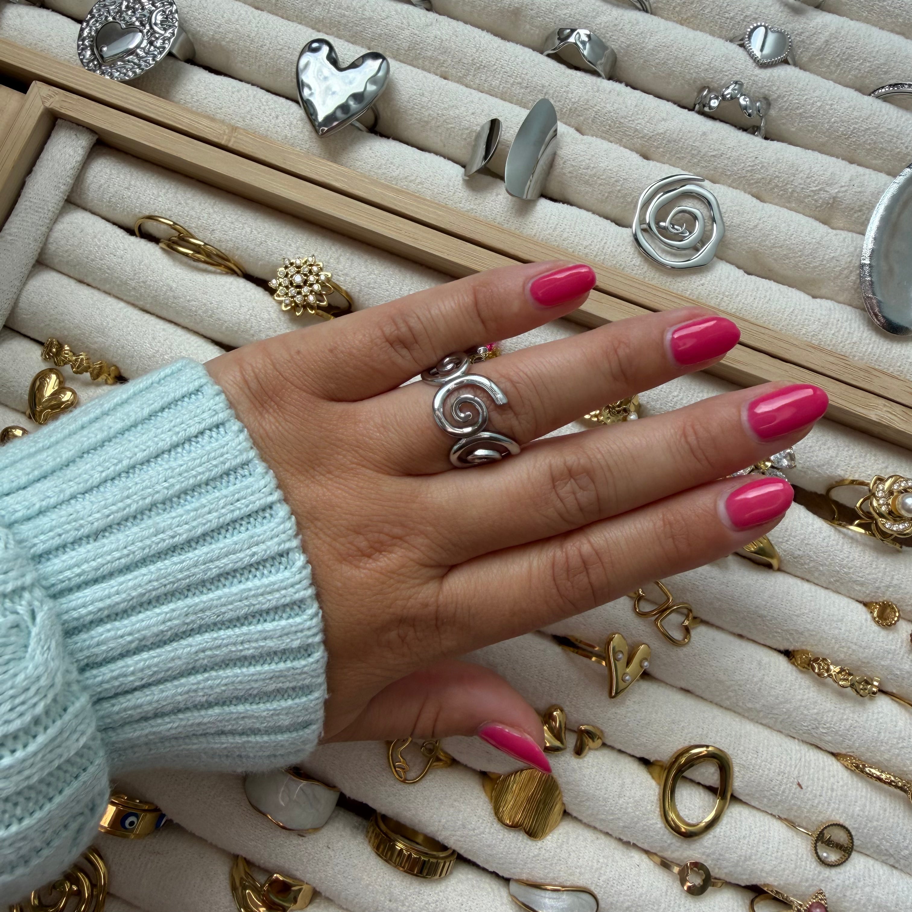 Loving Swirl | Ring