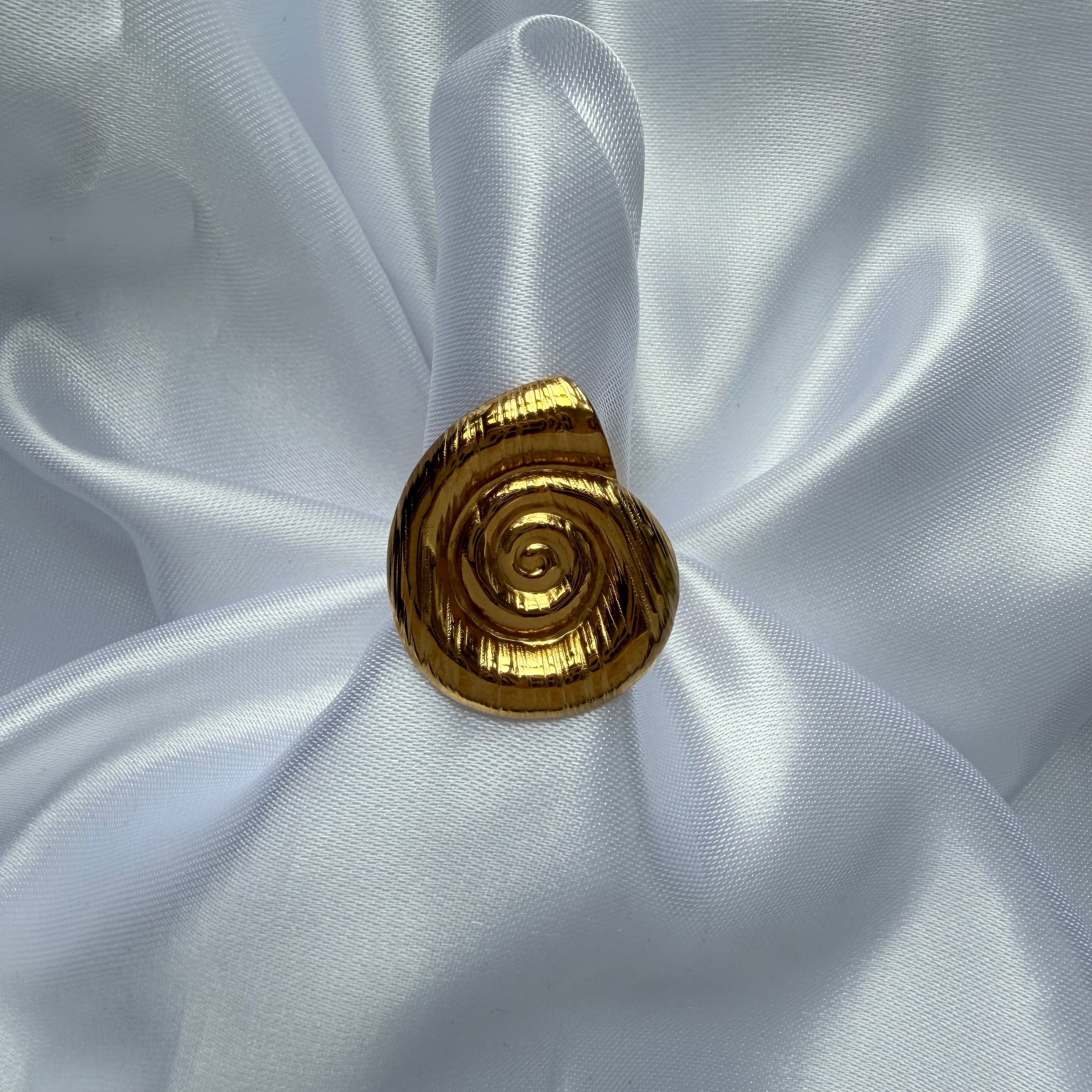 Lucelle Shell | Ring